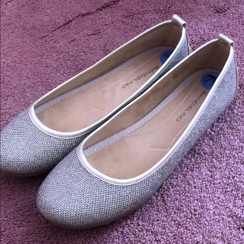 Never worn Silver glitter flats